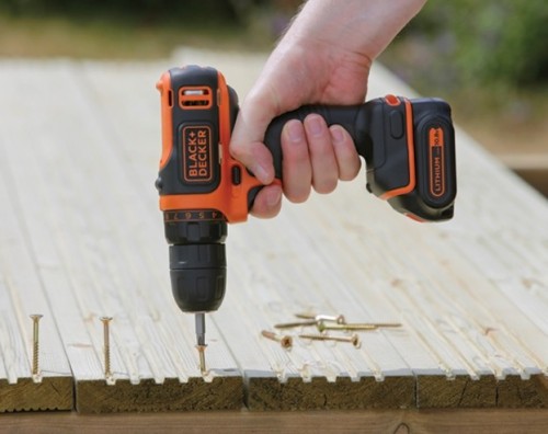 Дрель/шуруповерт Black&Decker BDCDD12B