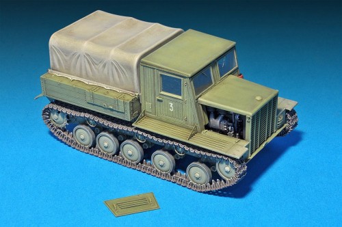 MiniArt Ya-12 Soviet Artillery Tractor (1:35)