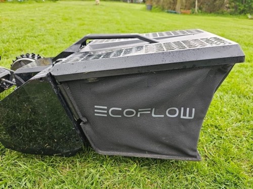 EcoFlow Blade + Lawn Sweeper Kit