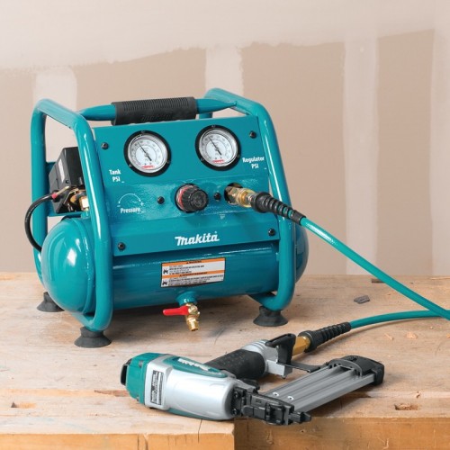 Makita AC001GZ