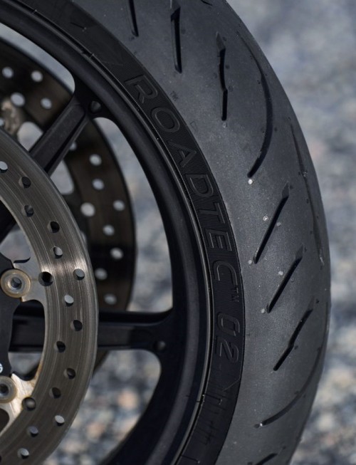 Metzeler Roadtec 02