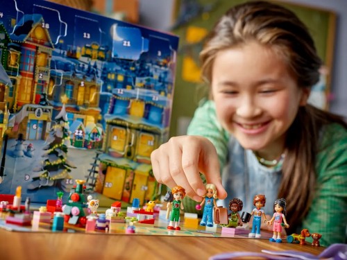 Lego Friends Advent Calendar 2025 42668