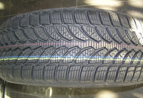 Bridgestone Blizzak LM-32