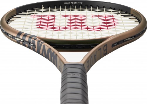 Wilson Blade 100UL V8