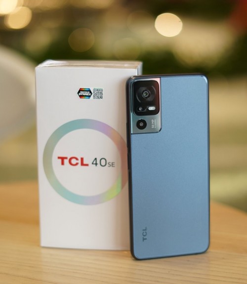 TCL 40 SE