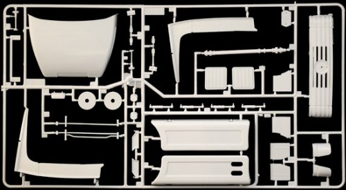 ITALERI Mercedes Benz SK 1844 LS V8 (1:24)