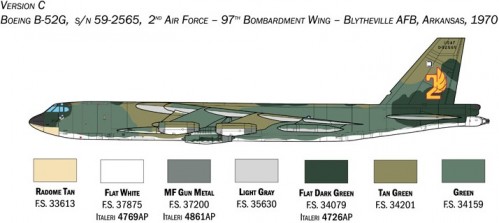 ITALERI B-52G Stratofortress Early version with Hound Dog Mi