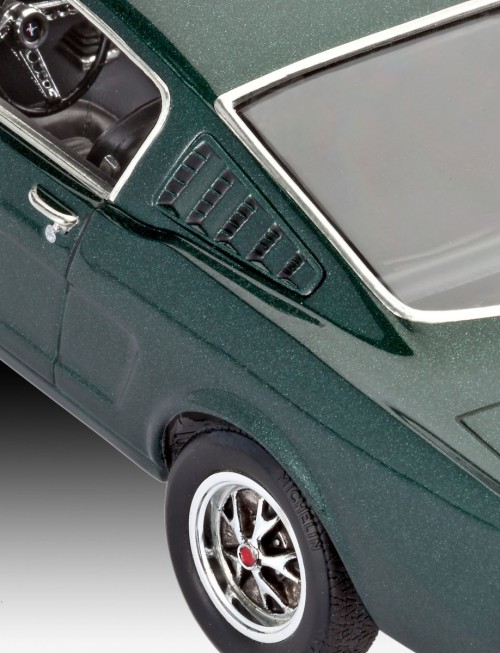 Revell 1965 Ford Mustang 2 Plus 2 Fastback (1:24)