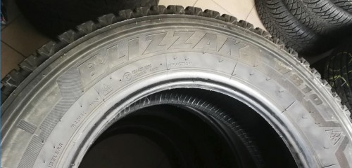 Bridgestone Blizzak W810