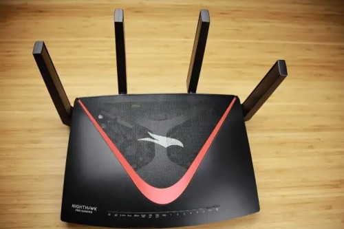 NETGEAR XR700