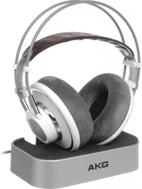 AKG K701