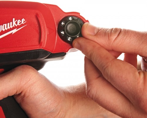 Milwaukee M12 PCG/310C-201B