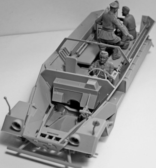 ICM Sd.Kfz. 247 Ausf.B with Crew (1:35)