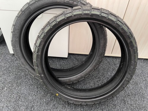 CST Tires CM-AD01