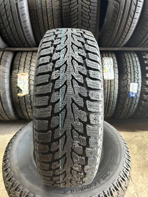 Kumho WinterCraft Ice Wi32