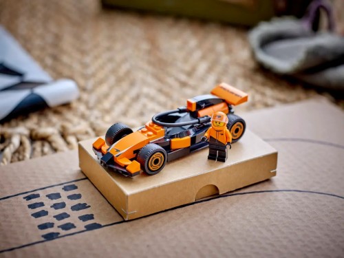 Lego F1 Driver with McLaren Race Car 60442