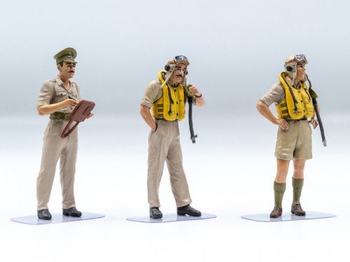ICM British Pilots in Tropical Uniform (1939-1943) (1:32)