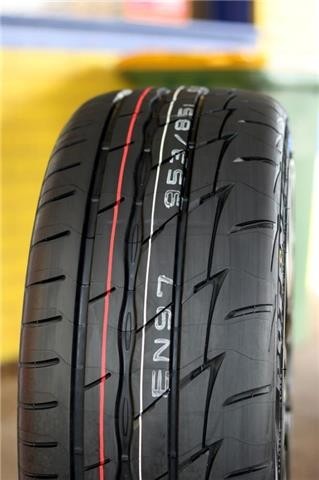 Bridgestone Potenza RE003 Adrenalin