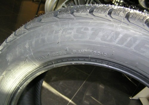 Bridgestone Blizzak LM-32