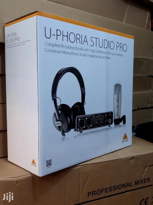 Behringer U-Phoria Studio Pro
