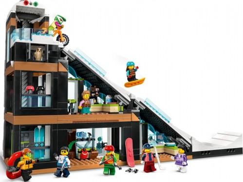 Lego Ski and Climbing Center 60366