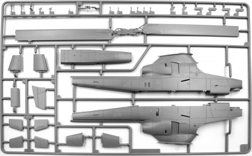 ICM AH-1G Cobra and M8A1 US Landing Mat (1:48)