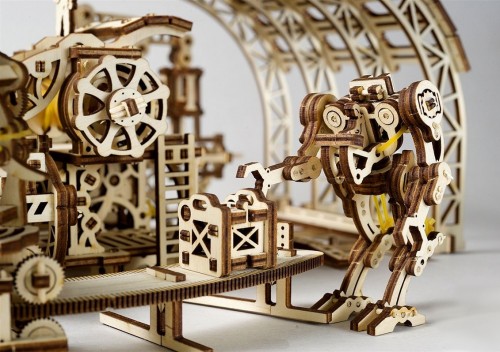 UGears Robot Factory 70039