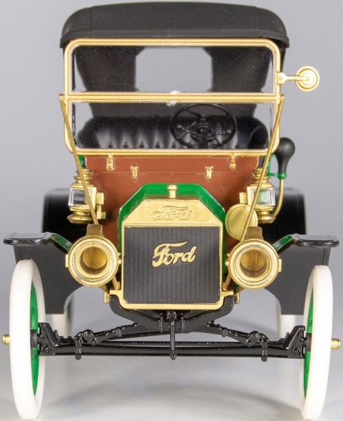 ICM Model T 1912 Commercial Roadster (1:24)