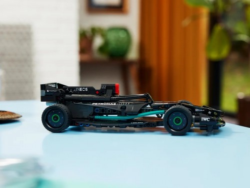 Lego Mercedes-AMG F1 W14 E Performance Pull-Back 42165