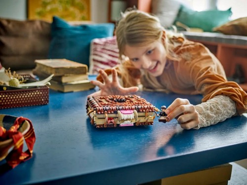 Lego Chomping Monster Book of Monsters 76449