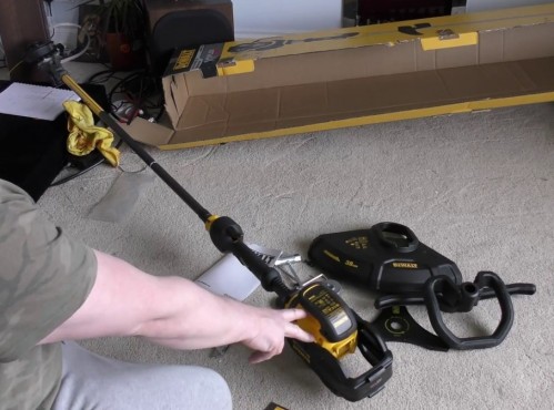 DeWALT DCM571N