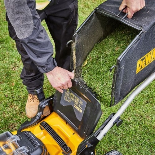 DeWALT DCMW564N