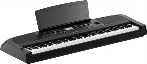 Yamaha DGX-670