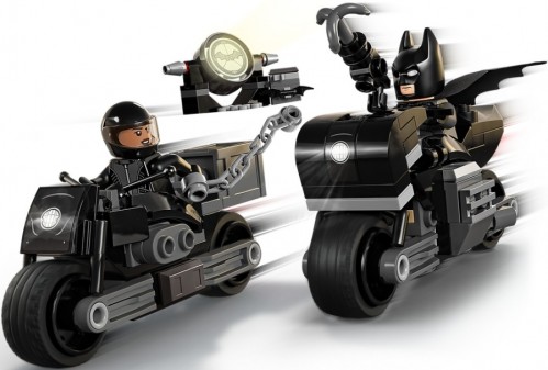 Lego Batman and Selina Kyle Motorcycle Pursuit 76179