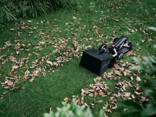 EcoFlow Blade + Lawn Sweeper Kit