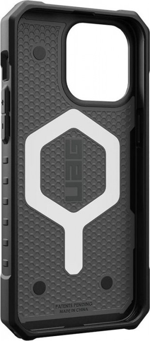 UAG Pathfinder SE Camo with Magsafe for iPhone 15 Pro