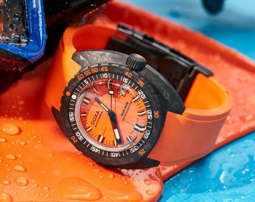 DOXA SUB 300 Carbon Professional 822.70.351.21