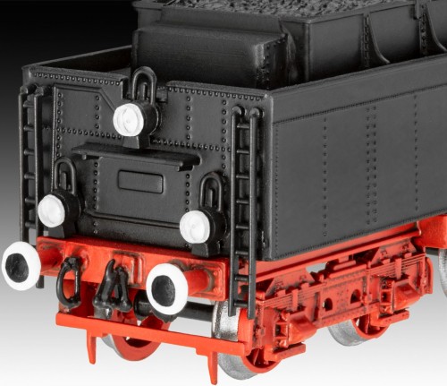 Revell S3/6 BR18 Express Locomotive with Tender (1:87)