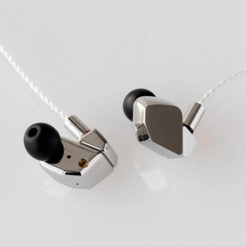 Final Audio Design A8000