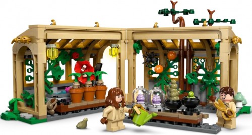 Lego Hogwarts Castle Herbology Class 76445