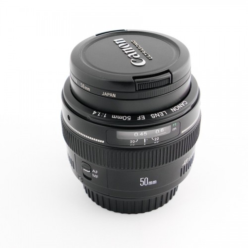 Canon EF 50mm f/1.4  с крышкой
