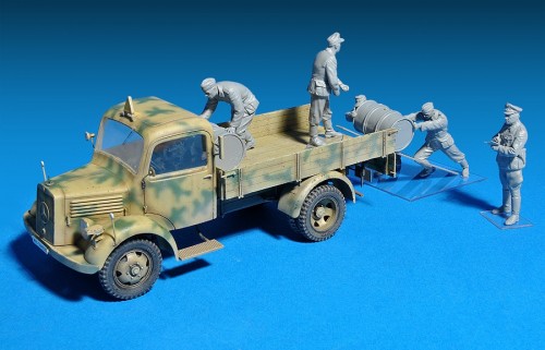 MiniArt MB 1500A 4x4 Cargo Truck (1:35)