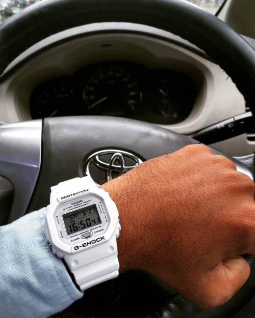 Casio DW-5600MW-7