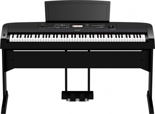 Yamaha DGX-670