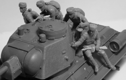 ICM T-34-76 with Soviet Tank Riders (1:35)