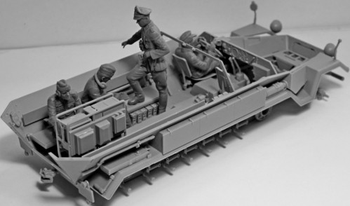 ICM Sd.Kfz.251/6 Ausf.A with Crew (1:35)