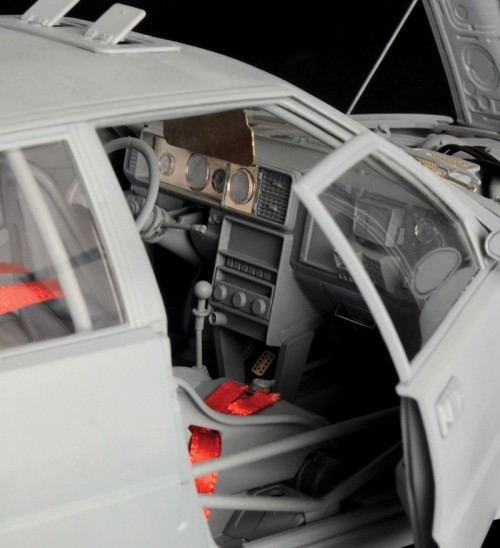 ITALERI Lancia Delta HF Integrale 16v (1:12)