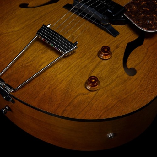 Godin 5th Avenue Jumbo P90