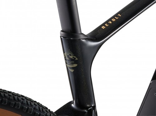 Giant Revolt Advanced 3 2025 frame XS