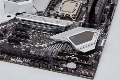 Corsair MP600 CORE XT R2
